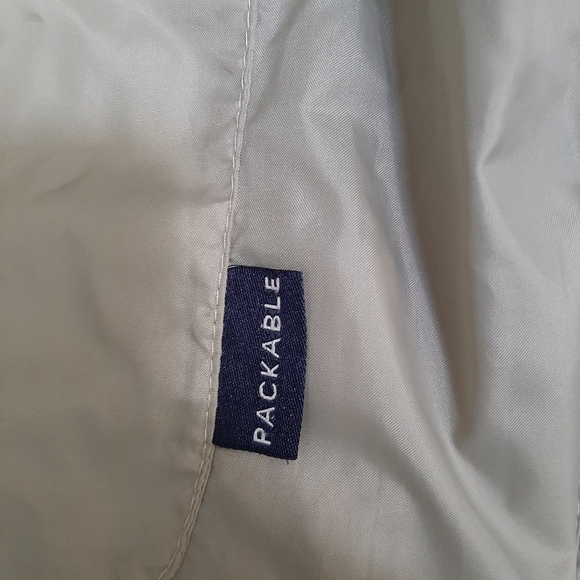 Vintage PUMA Mens packable jacket (medium) - Picture 9 of 11